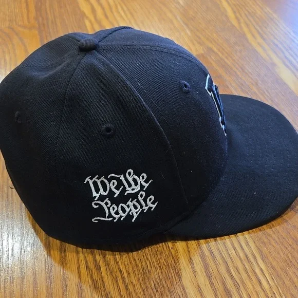 Black Baseball Cap LA - Picture 4 of 10